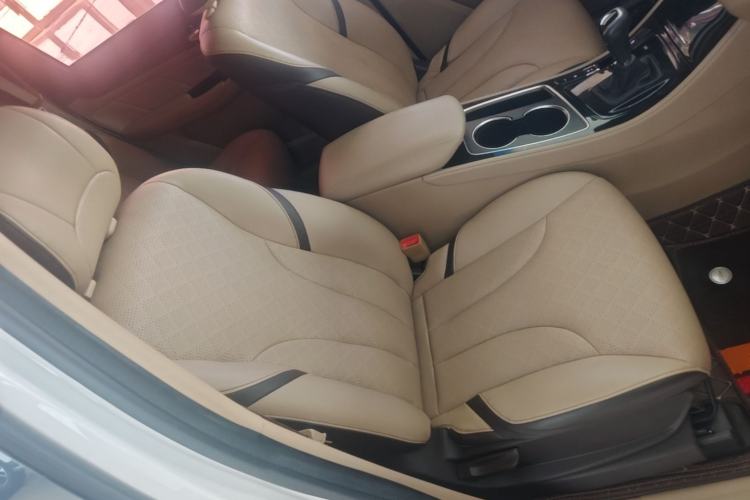 Used Baojun 730 2017 1.8L iAMT Luxury Version 7-Seater Right Front Seat