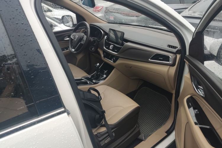 Used Baojun 730 2017 1.8L iAMT Luxury Version 7-Seater Right Front Seat