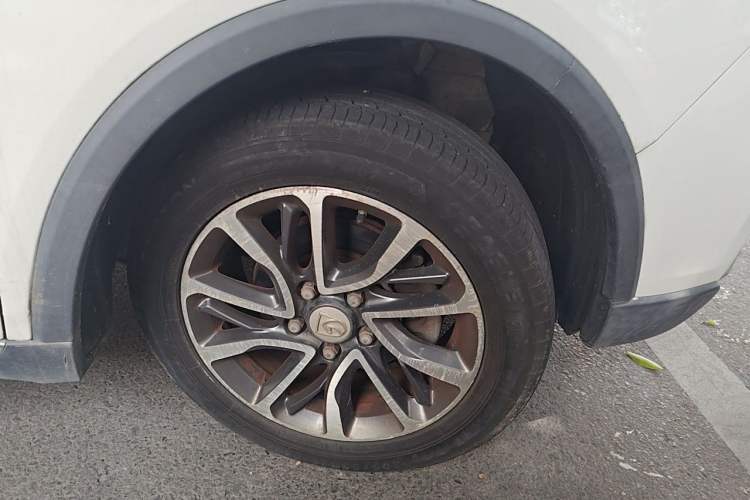 Used Baojun 730 2017 1.8L iAMT Luxury Version 7-Seater Right Front Wheel Hub