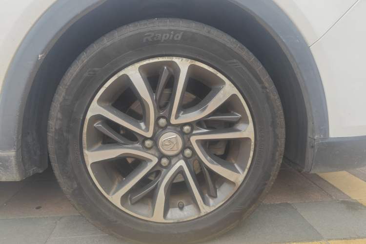 Used Baojun 730 2017 1.8L iAMT Luxury Version 7-Seater Right Front Wheel Hub