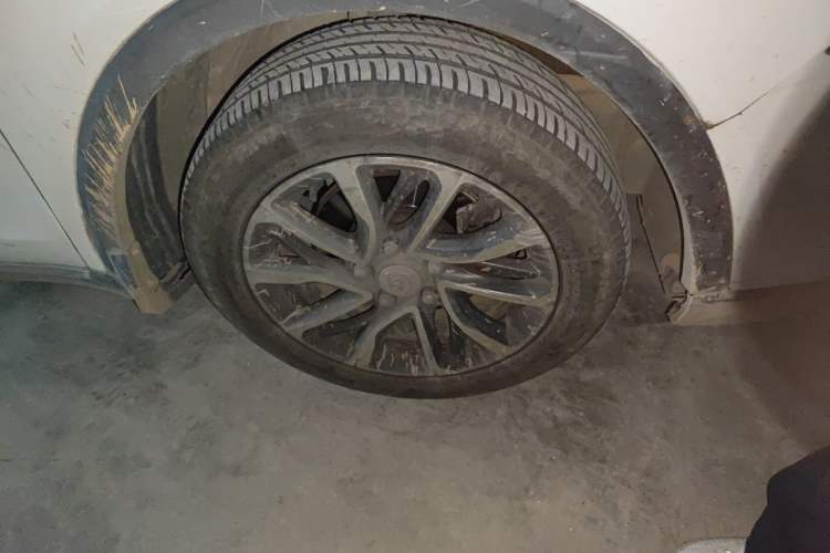 Used Baojun 730 2017 1.5T Manual Fashion Version 7 Seats China V Emission Standard Right Front Wheel Hub