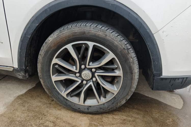 Used Baojun 730 2017 1.5T Manual Prestige Version 7 Seats Right Front Wheel Hub