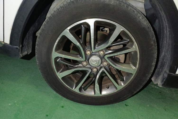 Used Baojun 730 2017 1.8L iAMT Prestige Version 7 Seats Right Front Wheel Hub
