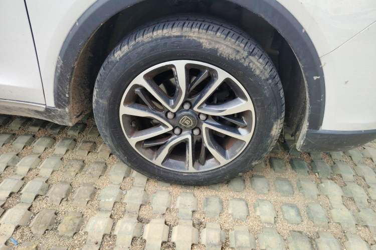Used Baojun 730 2017 1.8L iAMT Prestige Version 7 Seats Right Front Wheel Hub