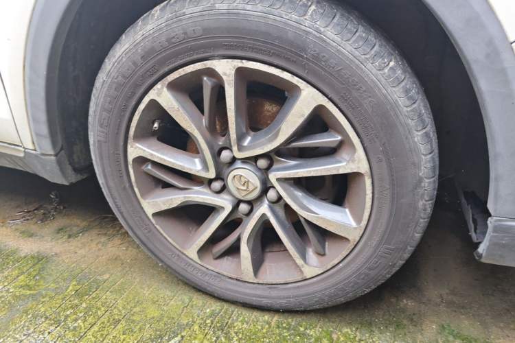 Used Baojun 730 2017 1.8L iAMT Prestige Version 7 Seats Right Front Wheel Hub