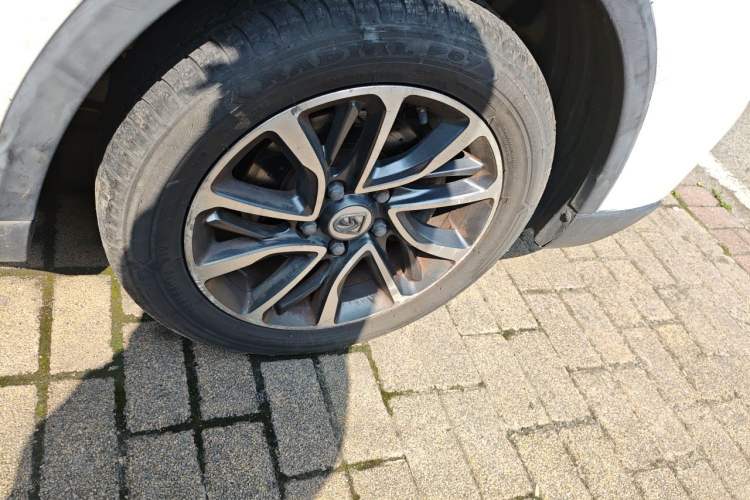 Used Baojun 730 2017 1.5T DCT Fashion Edition 7-Seater China V Emission Standard Right Front Wheel Hub