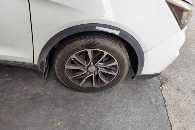 Used Baojun 730 2017 1.5T Manual Prestige Version 7 Seats Right Front Wheel Hub