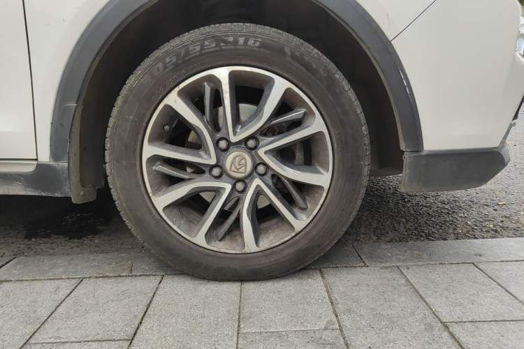 Used Baojun 730 2017 1.5T Manual Style 7 Seats China V Right Front Wheel Hub