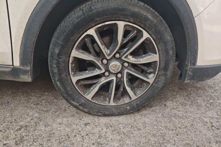 Used Baojun 730 2017 1.8L iAMT Prestige Version 7 Seats Right Front Wheel Hub