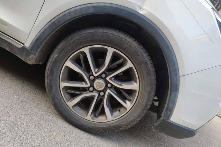 Used Baojun 730 2017 1.5T DCT Flagship Model 7 Seats China V Emission Standard Right Front Wheel Hub
