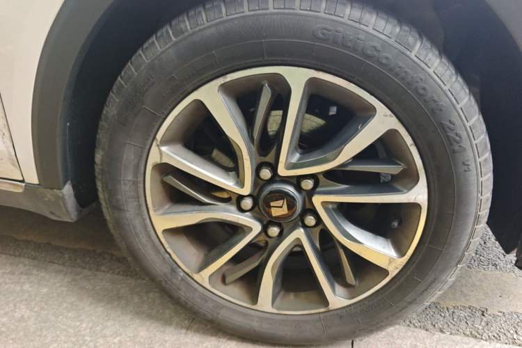 Used Baojun 730 2017 1.5T DCT Flagship Model 7 Seats China V Emission Standard Right Front Wheel Hub