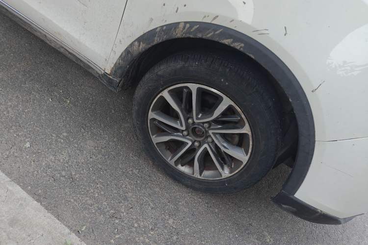 Used Baojun 730 2017 1.8L iAMT Prestige Version 7 Seats Right Front Wheel Hub