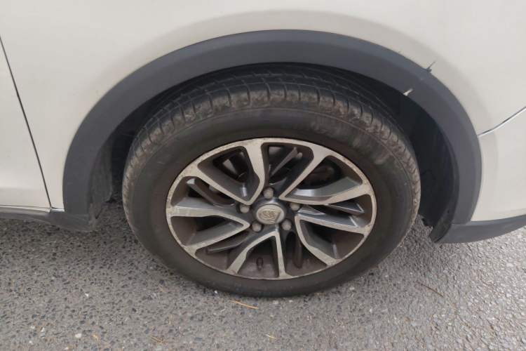 Used Baojun 730 2017 1.8L iAMT Prestige Version 7 Seats Right Front Wheel Hub
