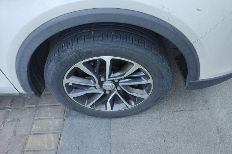 Used Baojun 730 2017 1.8L iAMT Prestige Version 7 Seats Right Front Wheel Hub