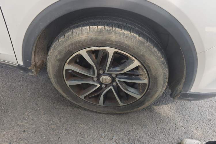 Used Baojun 730 2017 1.5T DCT Flagship Model 7 Seats China V Emission Standard Right Front Wheel Hub