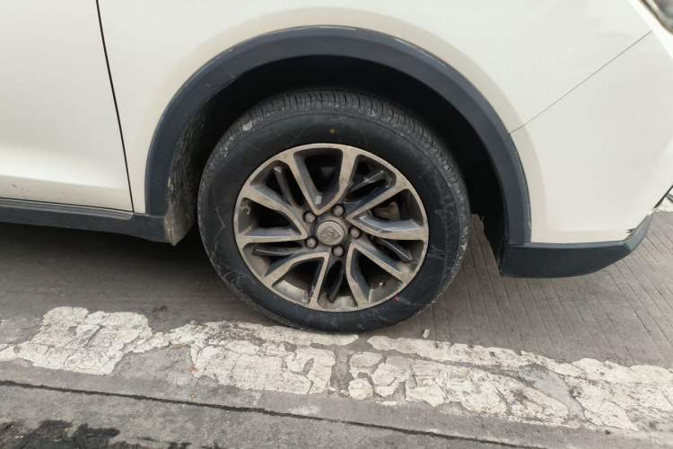 Used Baojun 730 2017 1.8L iAMT Prestige Version 7 Seats Right Front Wheel Hub