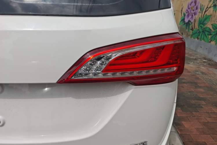 Used Baojun 730 2017 1.5T DCT Fashion Edition 7-Seater China V Emission Standard Right Rear Taillight