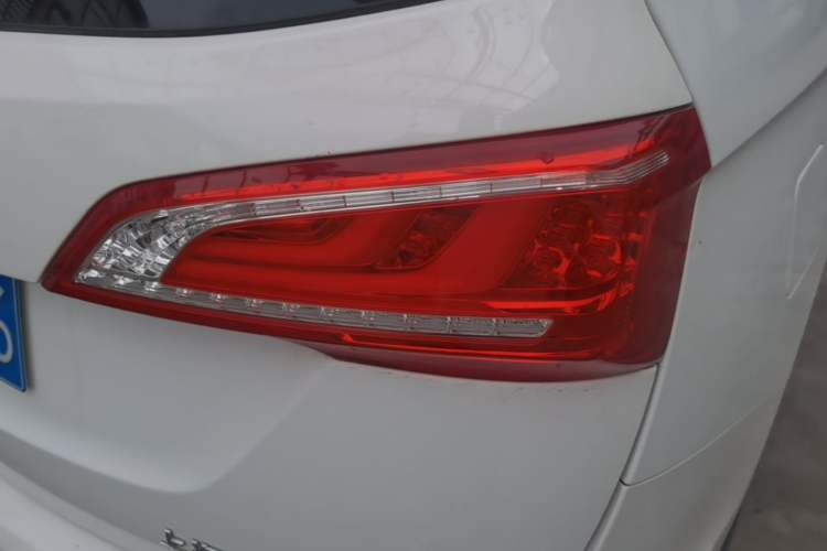 Used Baojun 730 2017 1.5T Manual Prestige Version 7 Seats Right Rear Taillight