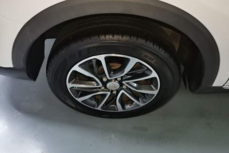Used Baojun 730 2017 1.5T DCT Flagship Model 7 Seats China V Emission Standard Right Rear Wheel Hub