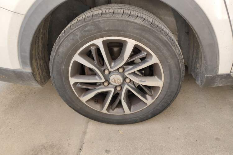 Used Baojun 730 2017 1.8L iAMT Luxury Version 7-Seater Right Rear Wheel Hub