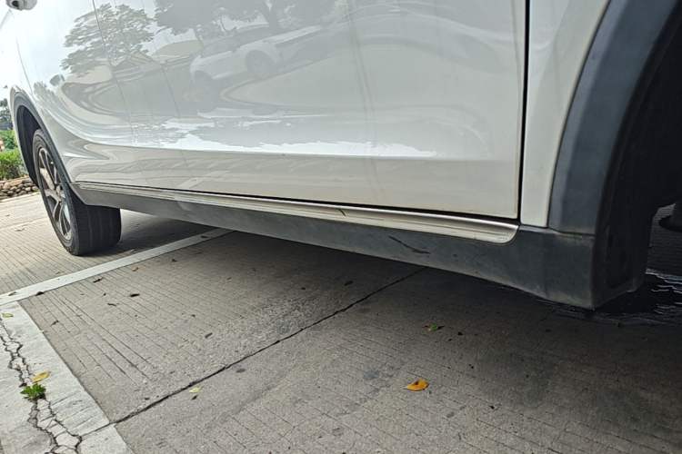 Used Baojun 730 2017 1.8L iAMT Prestige Version 7 Seats Right Side Sill