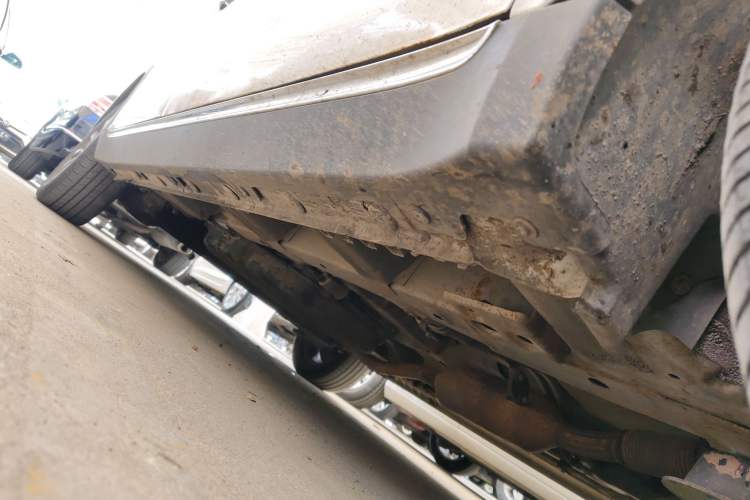 Used Baojun 730 2017 1.8L iAMT Luxury Version 7-Seater Right Side Sill