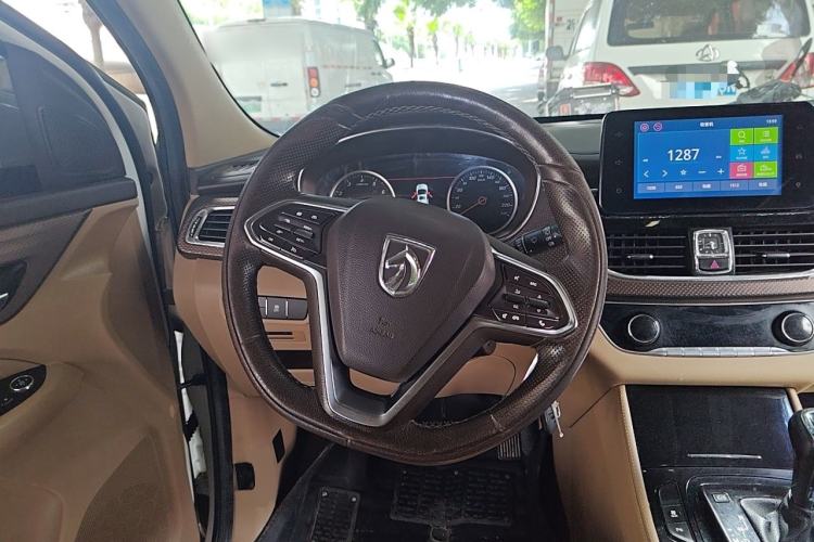 Used Baojun 730 2017 1.8L iAMT Luxury Version 7-Seater Steering Wheel