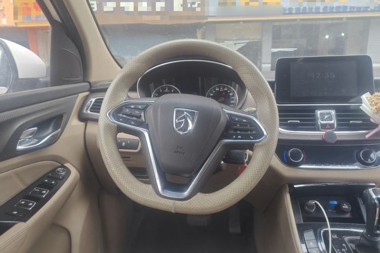 Used Baojun 730 2017 1.8L iAMT Luxury Version 7-Seater Steering Wheel