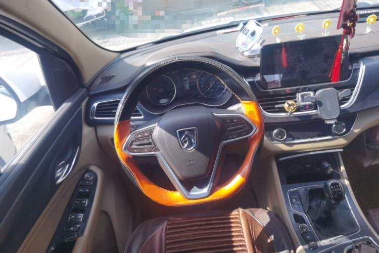 Used Baojun 730 2017 1.5T Manual Style 7 Seats China V Steering Wheel