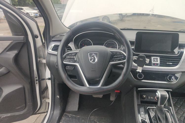 Used Baojun 730 2017 1.5T DCT Fashion Edition 7-Seater China V Emission Standard Steering Wheel