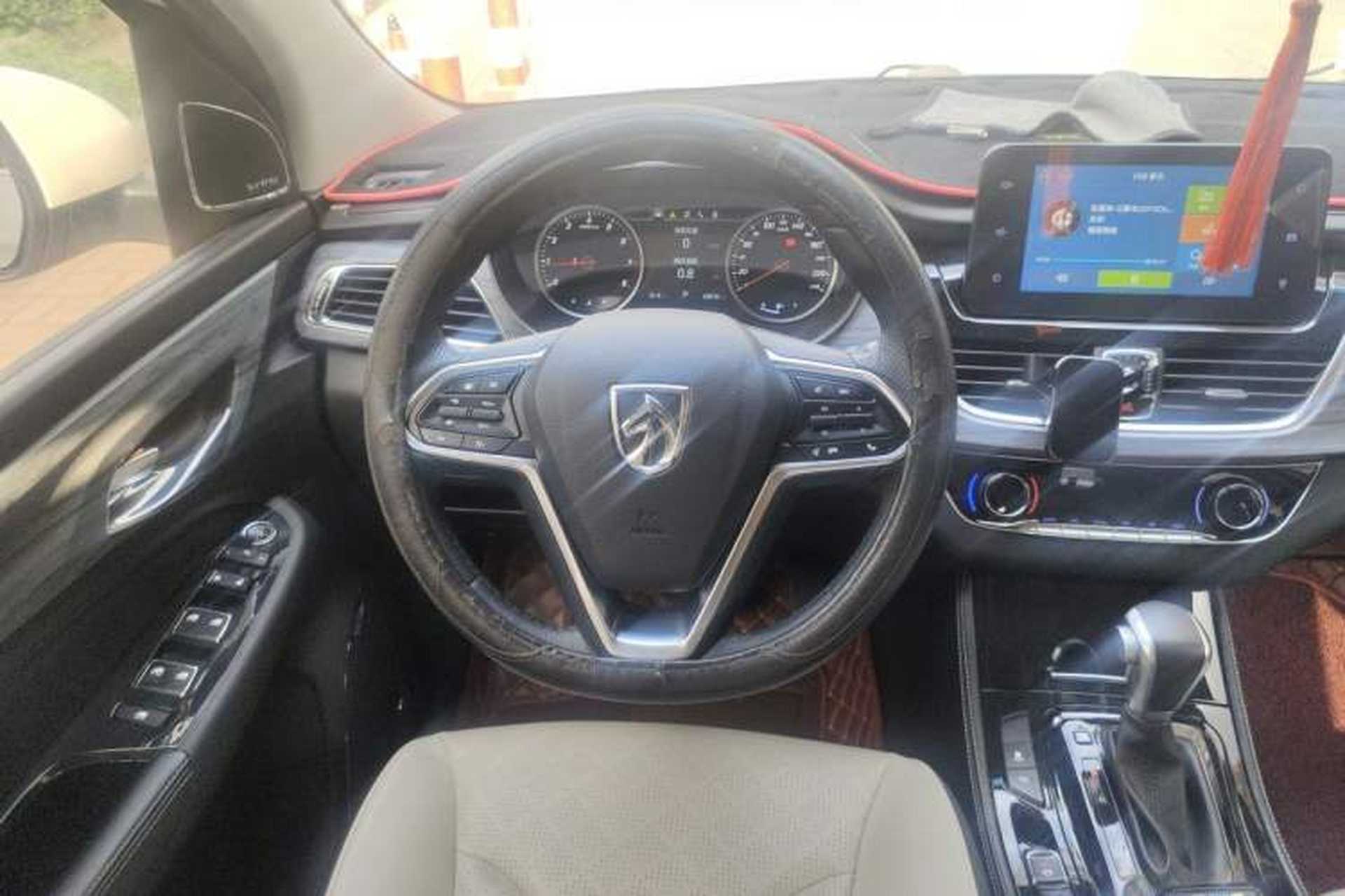Used Baojun 730 2017 1.5T DCT Flagship Model 7 Seats China V Emission Standard Steering Wheel