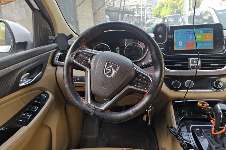 Used Baojun 730 2017 1.8L iAMT Luxury Version 7-Seater Steering Wheel