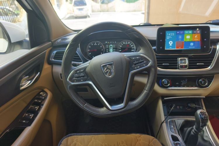 Used Baojun 730 2017 1.5T Manual Luxury Version 7 Seats Steering Wheel