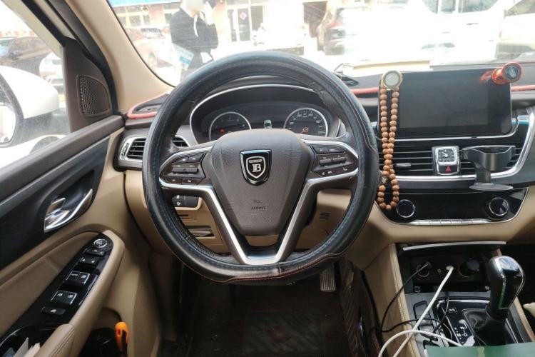 Used Baojun 730 2017 1.8L iAMT Prestige Version 7 Seats Steering Wheel