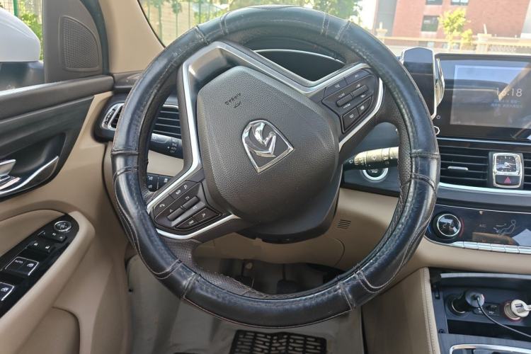 Used Baojun 730 2017 1.5T Manual Prestige Version 7 Seats Steering Wheel