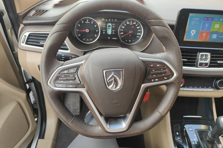 Used Baojun 730 2017 1.8L iAMT Luxury Version 7-Seater Steering Wheel