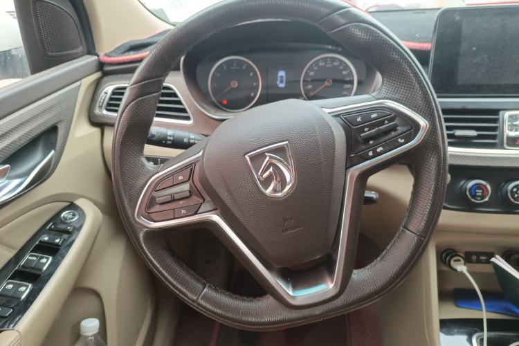 Used Baojun 730 2017 1.5T Manual Fashion Version 7 Seats China V Emission Standard Steering Wheel