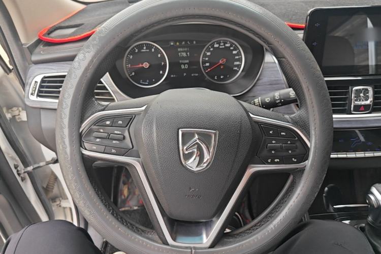 Used Baojun 730 2017 1.5T DCT Flagship Model 7 Seats China V Emission Standard Steering Wheel