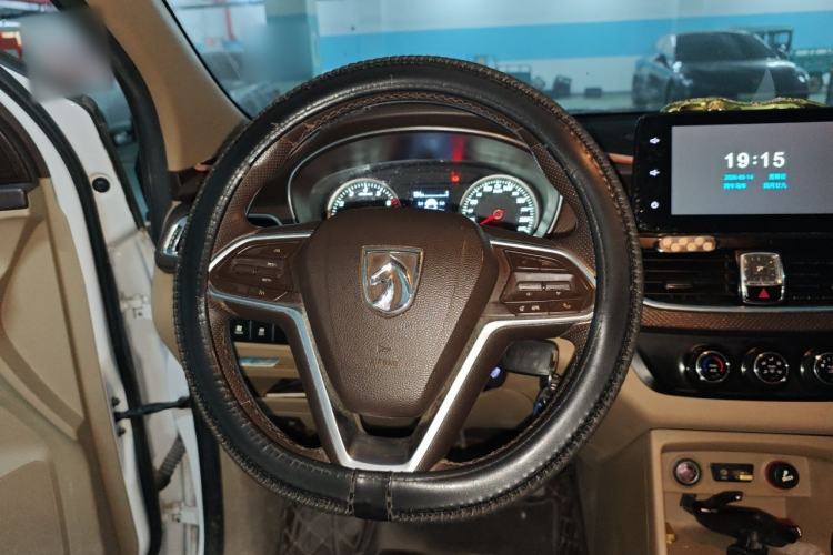 Used Baojun 730 2017 1.5T Manual Fashion Version 7 Seats China V Emission Standard Steering Wheel
