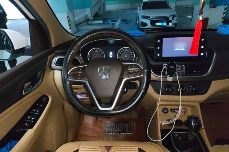 Used Baojun 730 2017 1.5T Manual Fashion Version 7 Seats China V Emission Standard Steering Wheel
