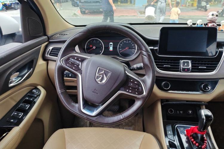 Used Baojun 730 2017 1.8L iAMT Luxury Version 7-Seater Steering Wheel