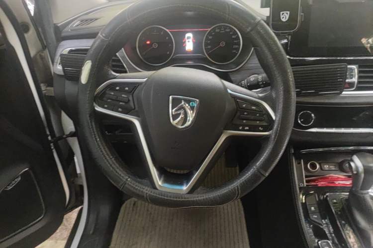 Used Baojun 730 2017 1.5T DCT Flagship Model 7 Seats China V Emission Standard Steering Wheel