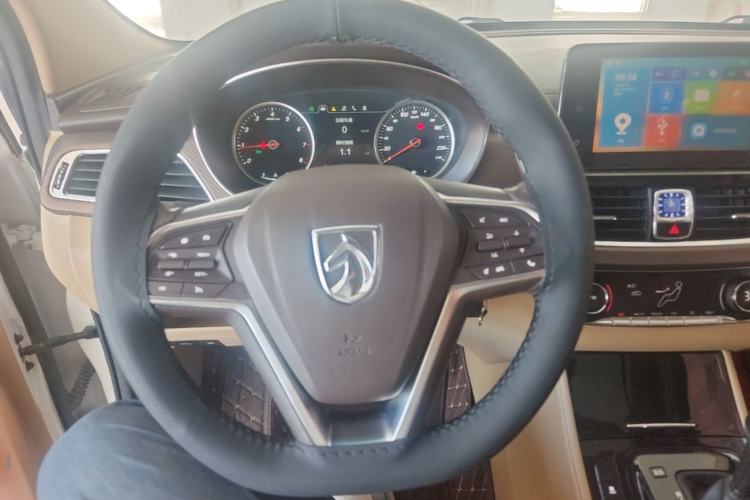 Used Baojun 730 2017 1.8L iAMT Luxury Version 7-Seater Steering Wheel