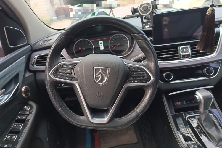 Used Baojun 730 2017 1.5T DCT Flagship Model 7 Seats China V Emission Standard Steering Wheel