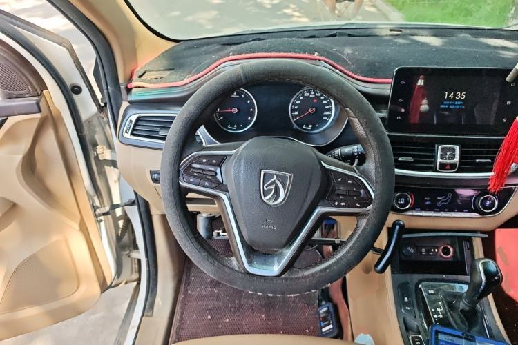 Used Baojun 730 2017 1.8L iAMT Prestige Version 7 Seats Steering Wheel