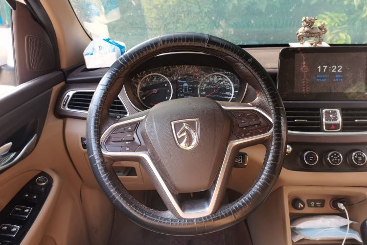 Used Baojun 730 2017 1.5T Manual Fashion Version 7 Seats China V Emission Standard Steering Wheel