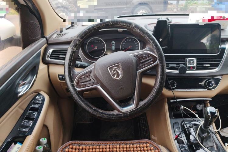 Used Baojun 730 2017 1.8L iAMT Prestige Version 7 Seats Steering Wheel