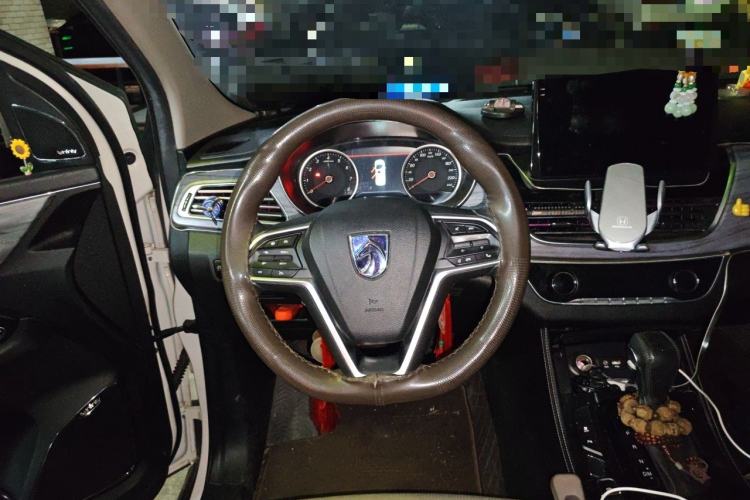 Used Baojun 730 2017 1.5T DCT Flagship Model 7 Seats China V Emission Standard Steering Wheel