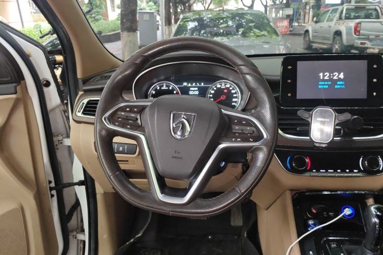 Used Baojun 730 2017 1.8L iAMT Luxury Version 7-Seater Steering Wheel