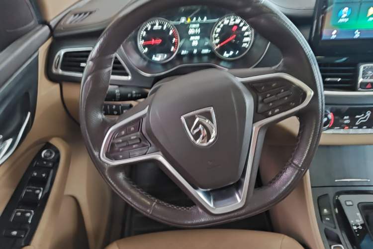 Used Baojun 730 2017 1.8L iAMT Prestige Version 7 Seats Steering Wheel